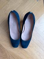 Voltan suede donkerblauwe schoenen met houten hak maat 39, Kleding | Dames, Schoenen, Ophalen of Verzenden, Zo goed als nieuw