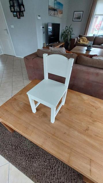 2 kinder stoeltjes 27,5X27,5X29   beschikbaar voor biedingen