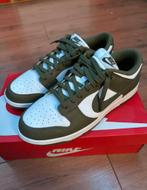 Nike dunk olive green mt 42, Overige kleuren, Nieuw, NIKE, Ophalen of Verzenden