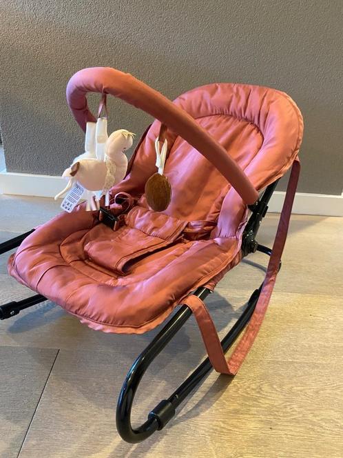 Oudroze wipstoeltje, verstelbaar, met speelboog, €5, schoon, Kinderen en Baby's, Badjes en Verzorging, Gebruikt, Overige typen