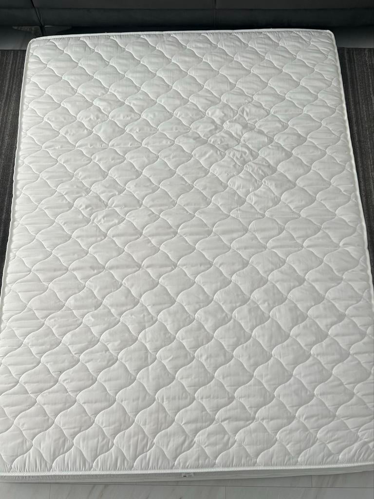 Matras zo goed als nieuw - 195x140 cm, Huis en Inrichting, Slaapkamer | Matrassen en Bedbodems, Tweepersoons, Zo goed als nieuw