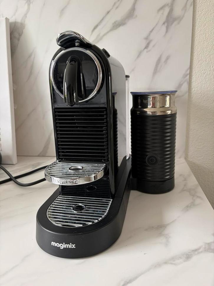 Nespresso Magimix Citiz & Milk, Witgoed en Apparatuur, Koffiezetapparaten, Gebruikt, Koffiepads en cups, Espresso apparaat, Ophalen
