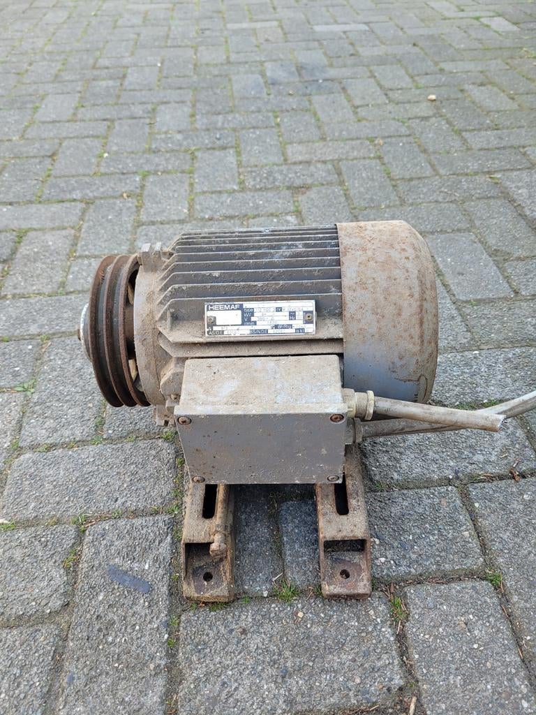 electromotor 380v en generator 13.5 kva, Doe-het-zelf en Verbouw, Motoren, Ophalen, Gebruikt, Dieselmotor