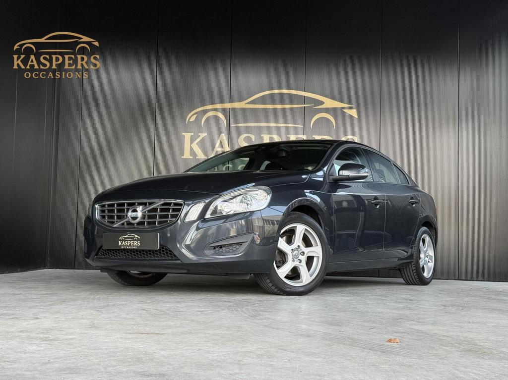 Volvo S60 1.6 T3 Kinetic |Navi|Bluetooth|Airco|Park sen|NAP|, Auto's, Voorwielaandrijving, Gebruikt, Navigatiesysteem, 4 cilinders