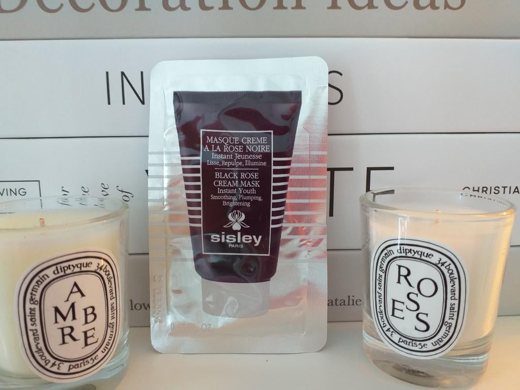 4 ML Sisley Sisley Black rose masker nu maar 3,50 euro, Ophalen of Verzenden, Nieuw, Gehele gezicht
