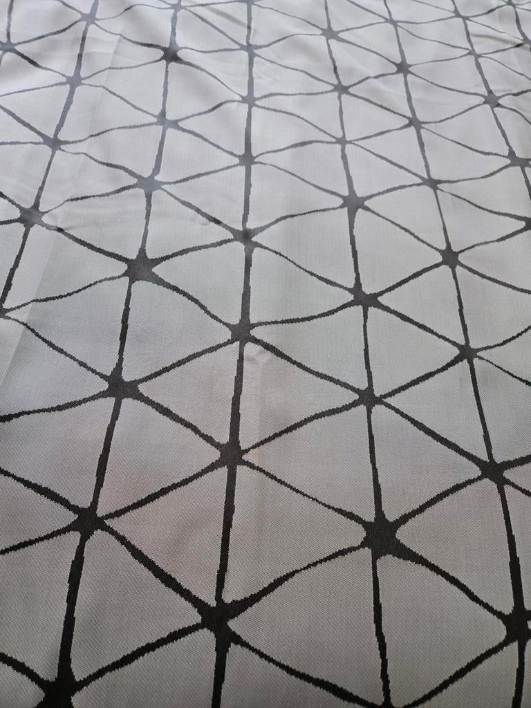 4x Grijze Gordijnen met Zwarte Lijnen - 140x235 cm, Huis en Inrichting, Stoffering | Gordijnen en Lamellen, Ophalen, Zo goed als nieuw