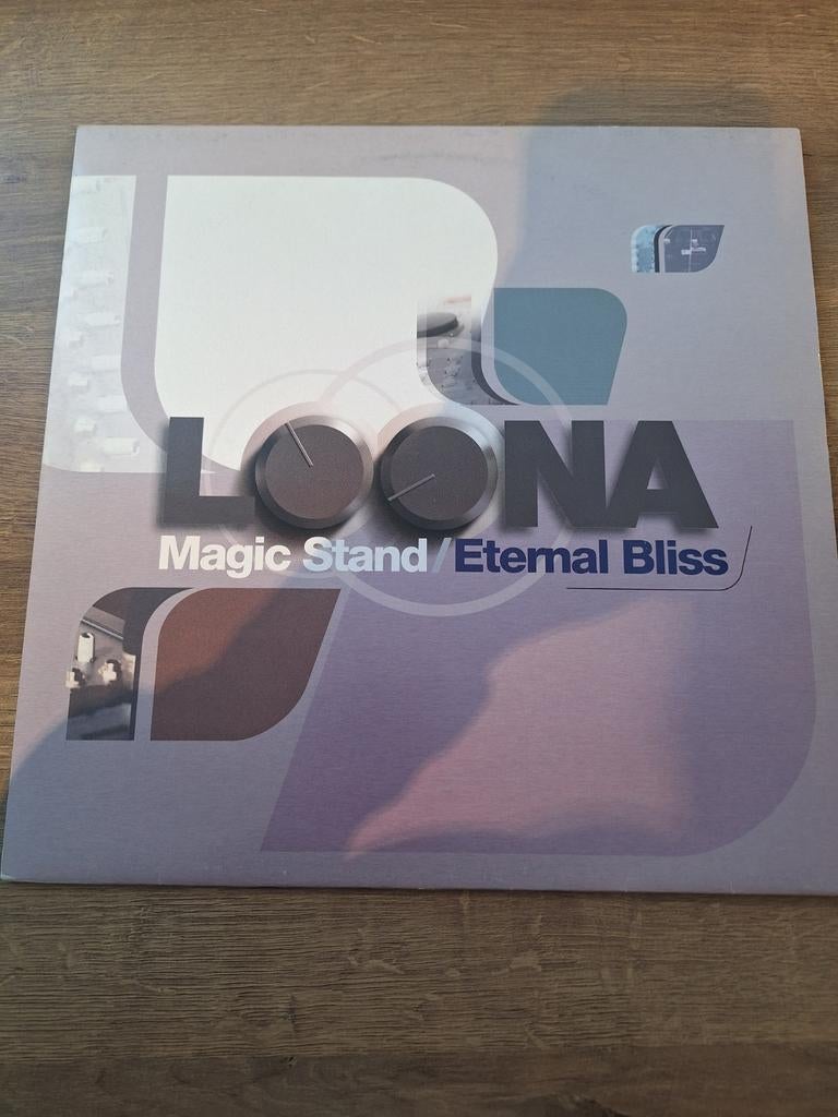 Loona magic stand/eternal bliss, Ophalen of Verzenden, Gebruikt, Overige formaten
