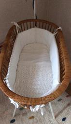 Vintage rotan wiegje eventjeel met matras en bekleding, Ophalen, Gebruikt, Wieg