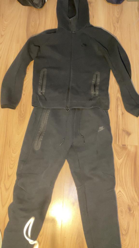 Zwarte Nike Tech Fleece set (vest + broek) - Maat S, Ophalen of Verzenden, Gedragen