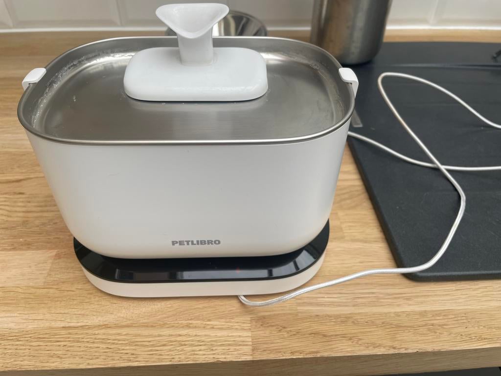 Pet libro water fountain, Ophalen of Verzenden, Zo goed als nieuw