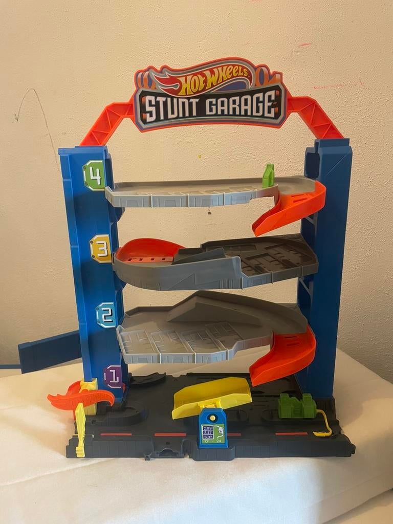 Hotwheel stunt garage, Kinderen en Baby's, Speelgoed | Racebanen, Ophalen, Zo goed als nieuw, Handmatig, Overige merken