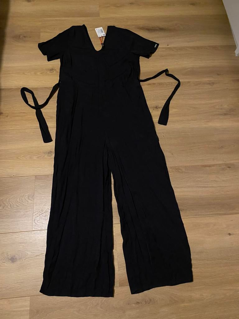 Supermooie nieuwe Superdry jumpsuit M L zwart korte mouw, Kleding | Dames, Jumpsuits, Ophalen of Verzenden, Nieuw, Maat 38/40 (M)