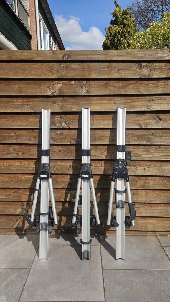 Drie Thule fietsdragers voor op het dak, Ophalen, Gebruikt