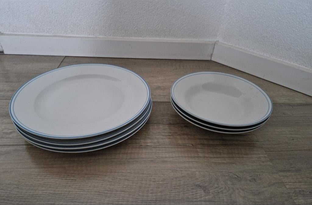 Dinerborden soepborden borden blauw wit am/63 am 63 vintage, Ophalen of Verzenden, Zo goed als nieuw, Overige stijlen, Bord(en)