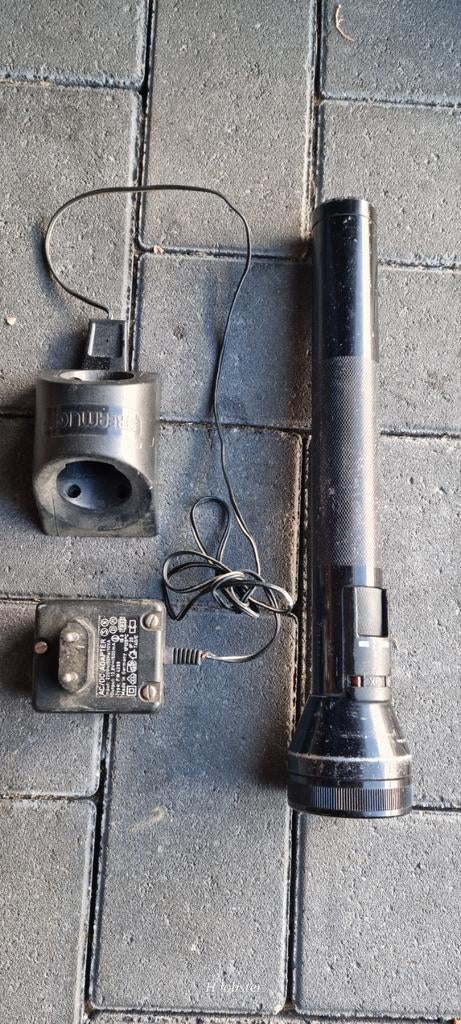 Maglite zaklamp met oplader, Caravans en Kamperen, Zaklampen, Ophalen, Gebruikt, Accu