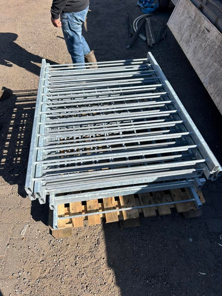 Gegalvaniseerde hekjes, Tuin en Terras, Tuinhekken en Hekwerk, Ophalen of Verzenden, Zo goed als nieuw, IJzer, Spijlenhekwerk