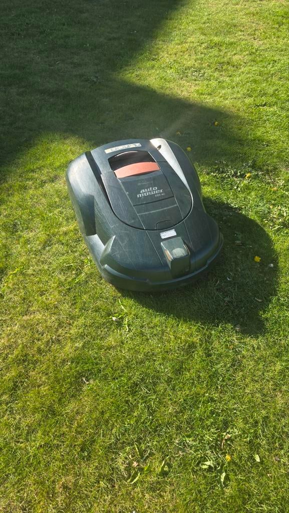Husqvarna  220ac Robotmaaier - Gebruikt, Ophalen of Verzenden, Gebruikt, 20 tot 25 cm, Husqvarna