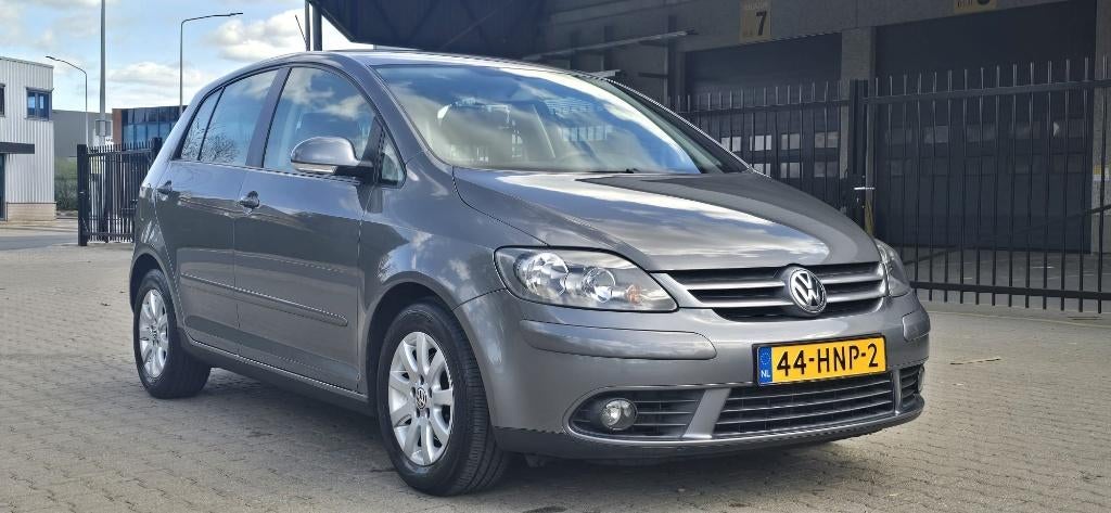 Te koop: Volkswagen Golf Plus 1.6 75KW AUT 2005 Grijs., Auto's, Stof, 1321 kg, 4 cilinders, 1200 kg