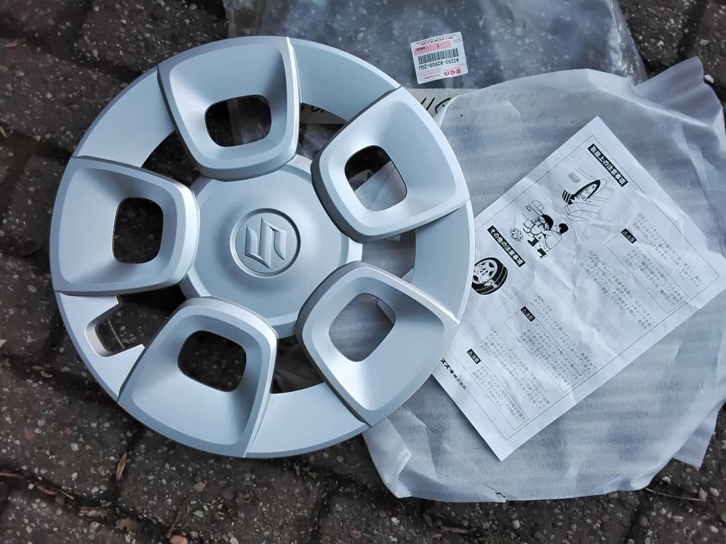 Originele suzuki ignis doppen 15 inch, Auto diversen, Wieldoppen, Ophalen, Zo goed als nieuw