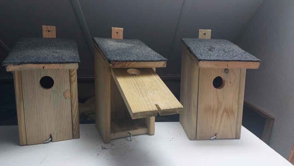 3 houten vogelhuisjes 7 euro perstuk0 0595-401738, Ophalen