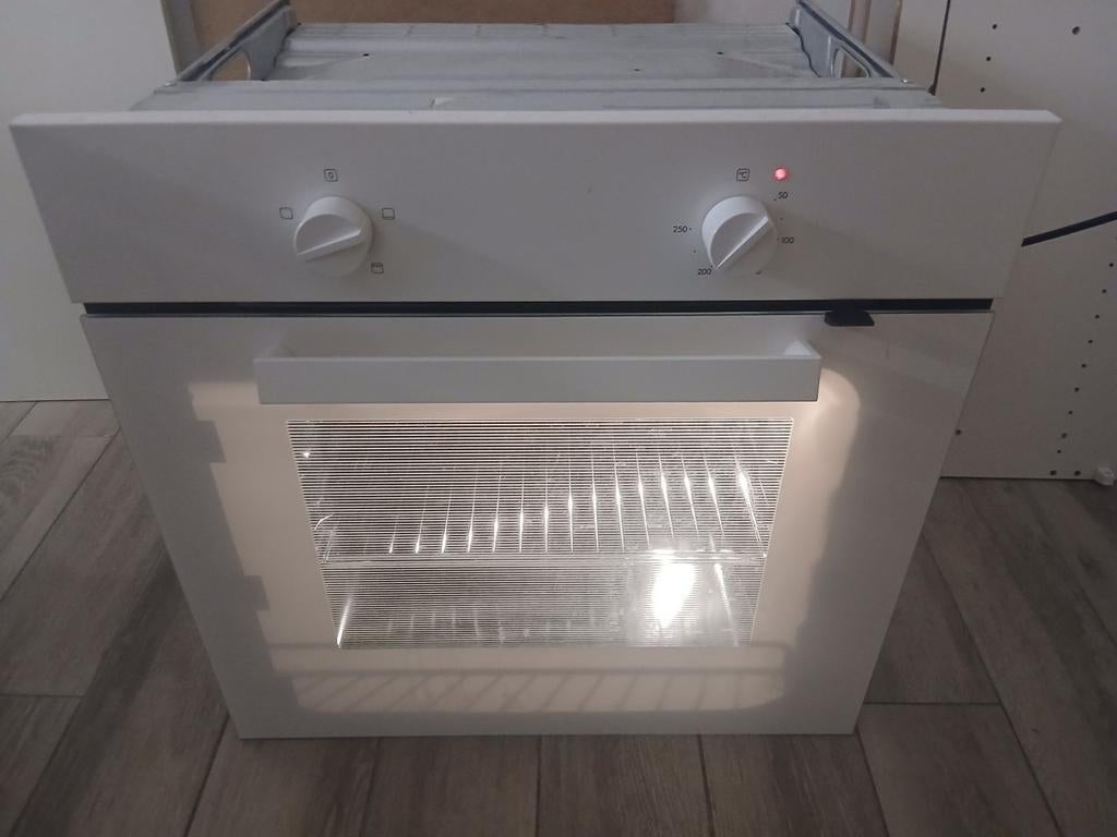 Witte inbouwoven zgan 1x GEBRUIKT, Witgoed en Apparatuur, Oven, Zo goed als nieuw, Inbouw, Ophalen