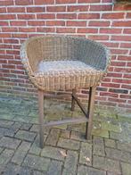 Mooie rotan barkruk, Huis en Inrichting, Barkrukken, Ophalen, Hout, 60 tot 90 cm, Zo goed als nieuw