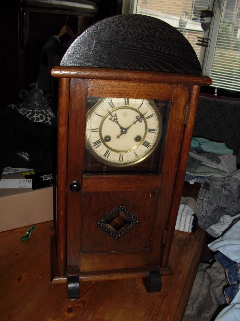 Antieke klok Junghans, Ophalen