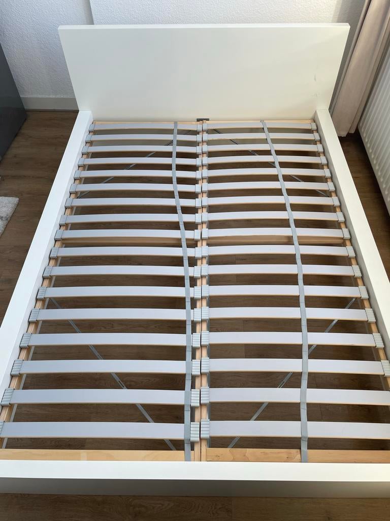 IKEA Malm bedframe wit 140x200 met lattenbodem, Huis en Inrichting, Slaapkamer | Bedden, Wit, Tweepersoons, Zo goed als nieuw