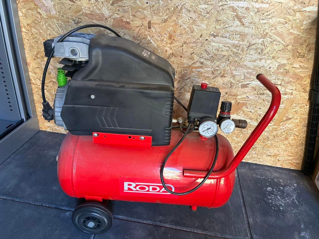 Goede RODA compressor, weinig gebruikt, Ophalen, Gebruikt, 6 tot 10 bar, Minder dan 200 liter/min