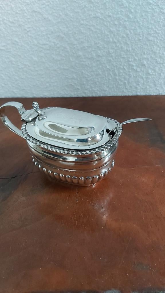 ZILVEREN MOSTERDPOT MET ZILVEREN LEPELTJE, Antiek en Kunst, Ophalen of Verzenden, Zilver