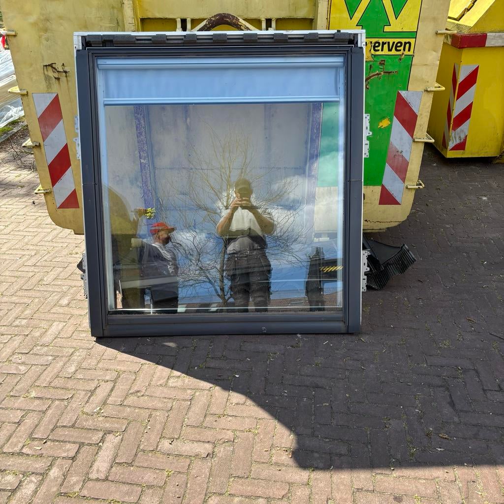 Gebruikt houten velux dakraam met dubbelglas en zonwering, Gebruikt, Minder dan 80 cm, 80 tot 120 cm, Ophalen of Verzenden