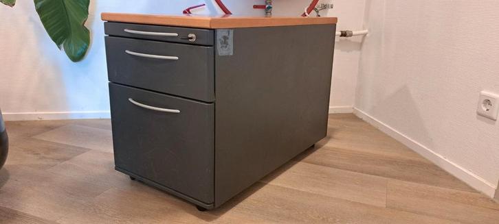 T.e.a.b.: Bureau ladekast met 2 laden en sleutels., Huis en Inrichting, Kasten | Ladekasten, Gebruikt, 3 of 4 laden, Ophalen