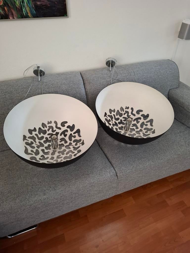 2x Disegnoluce Magica S 60 cm design hanglamp zwart / wit, Ophalen, Zo goed als nieuw, Metaal, Minder dan 50 cm