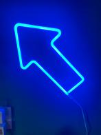 Neon lamp pijl, Huis en Inrichting, Lampen | Wandlampen, Ophalen, Nieuw