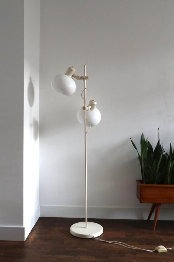 Vintage mushroom vloerlamp / retro mid century deens wit 60, Huis en Inrichting, Lampen | Vloerlampen, Ophalen, Gebruikt, Kunststof