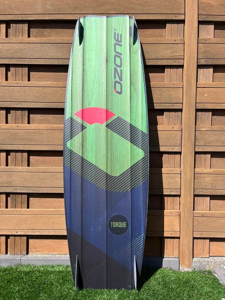 Ozone Torque twintip 136x41, Twintip, Ophalen, Zo goed als nieuw, 4 m² of minder