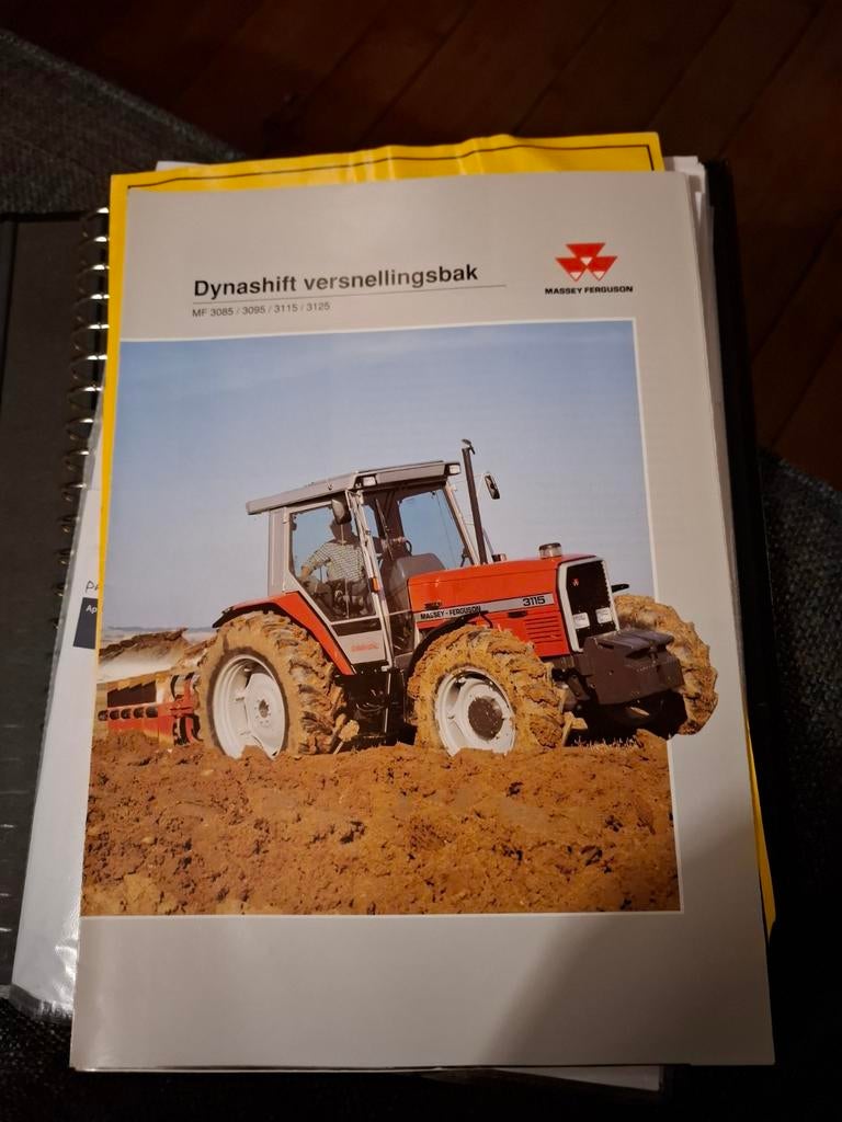 Te koop folders Massey Ferguson, Boeken, Ophalen of Verzenden