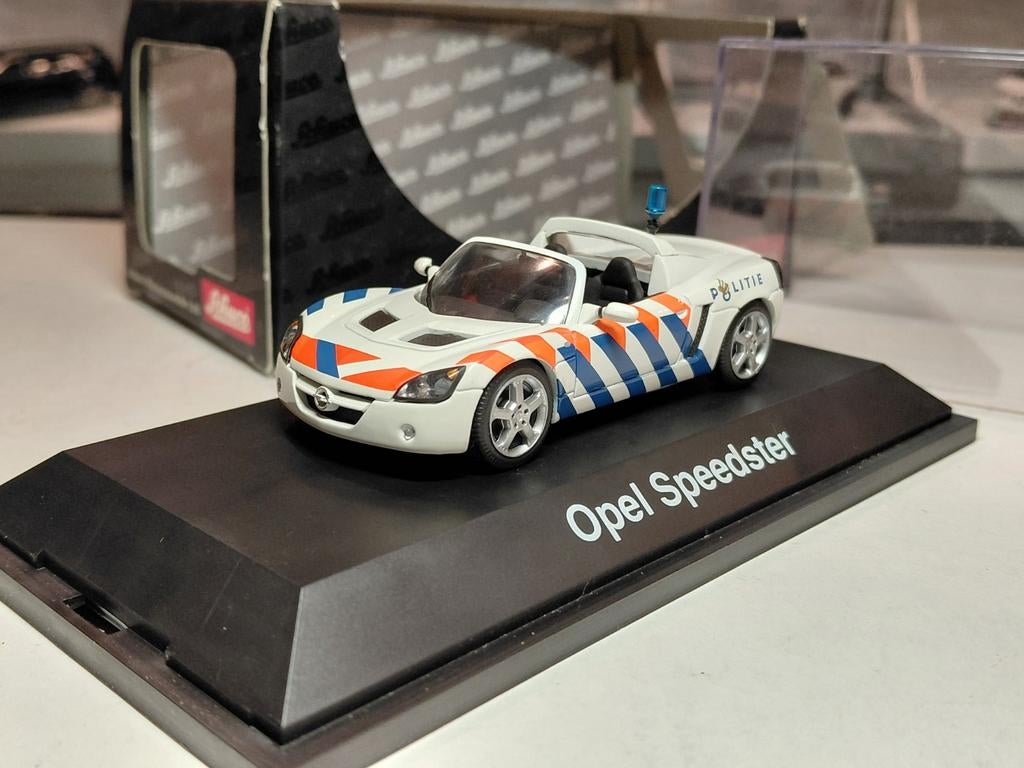 Opel Speedster 2001-2005 politie Nederland 1/43 Schuco, Hobby en Vrije tijd, Modelauto's | 1:43, Ophalen of Verzenden, Zo goed als nieuw