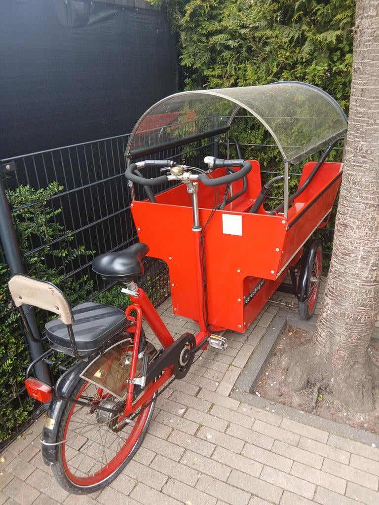 Redding bakfiets voor kinderopvang, Fietsen en Brommers, Fietsen | Bakfietsen, 4 kinderen of meer, Gebruikt, Huif, Ophalen