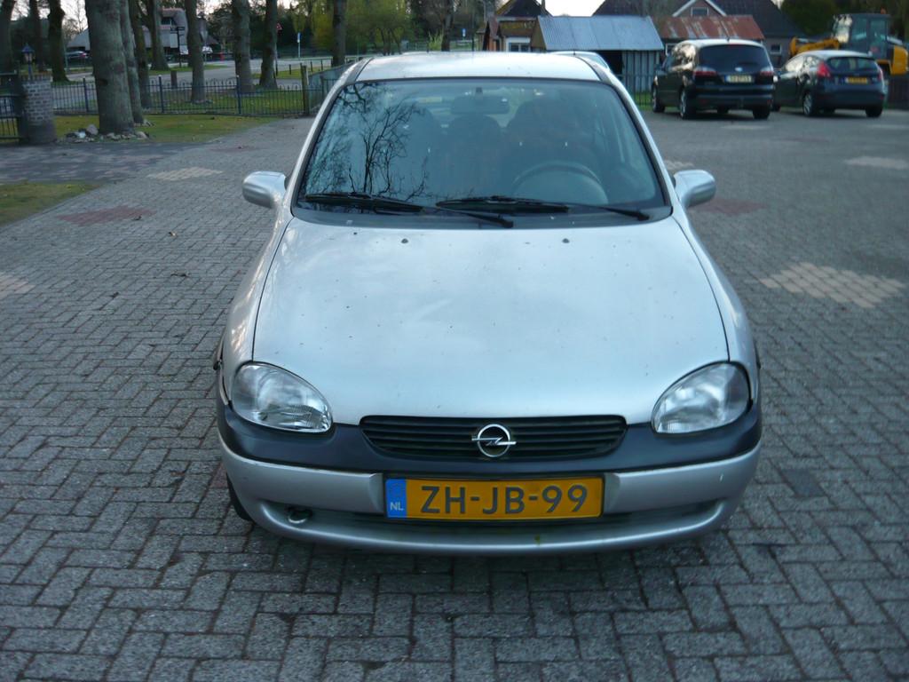 Opel Corsa 1.2i-16V Strada Cool, Auto's, Gebruikt, 31 €/maand, Origineel Nederlands, Bedrijf