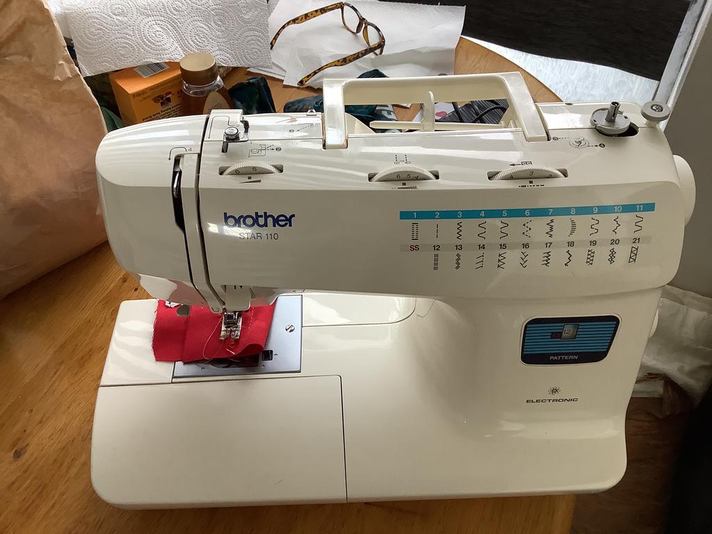 Naaimachine, Hobby en Vrije tijd, Naaimachines en Toebehoren, Ophalen of Verzenden, Gebruikt