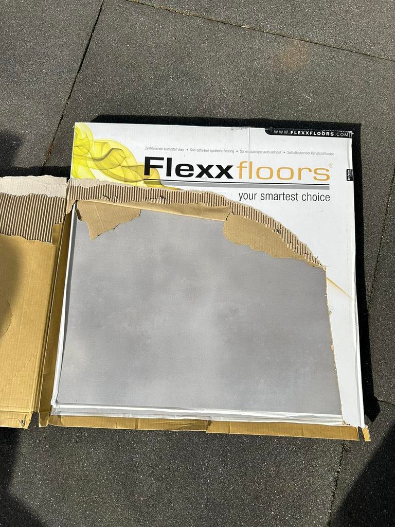 Flexxfloors, kleur: concrete light 7 stuks, Doe-het-zelf en Verbouw, Ophalen, 60 cm of meer, Keramiek, Zo goed als nieuw