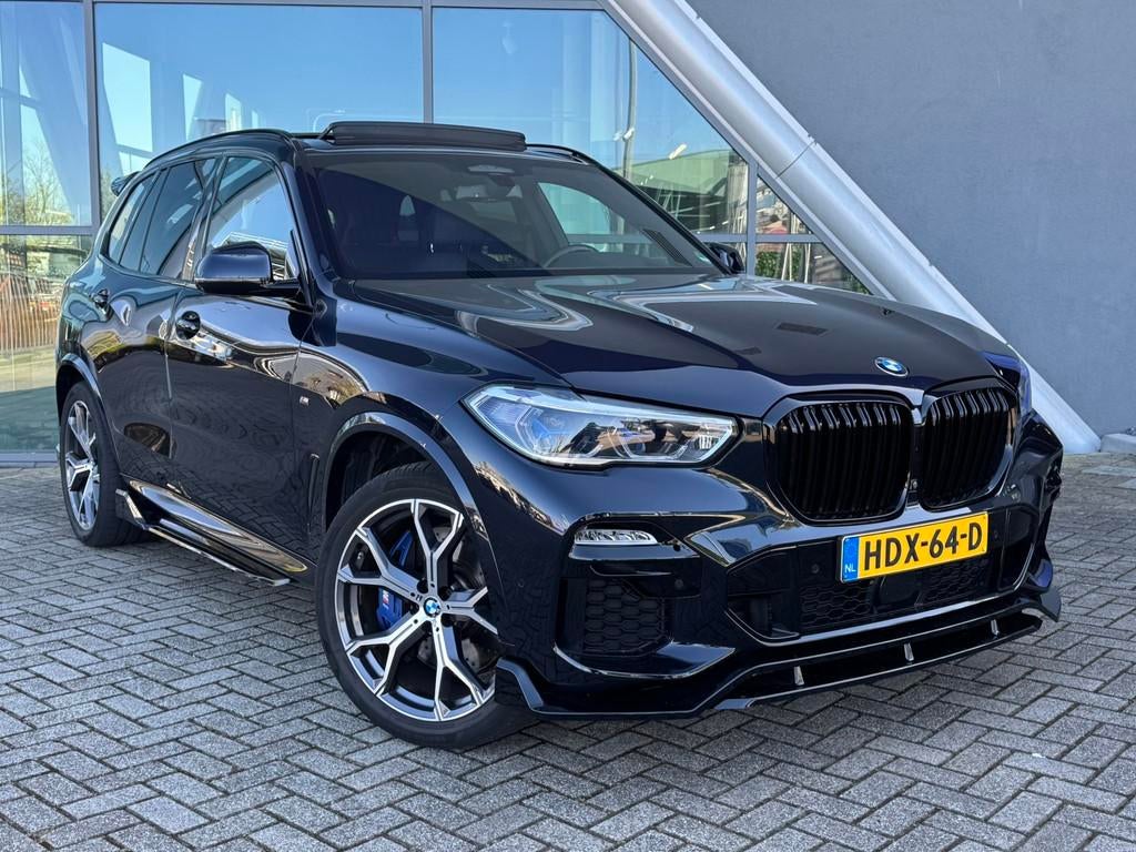 BMW X5 XDrive45e High Executive M-Sport SKY Lounge / Soft Cl, 2700 kg, Gebruikt, 394 pk, Zwart