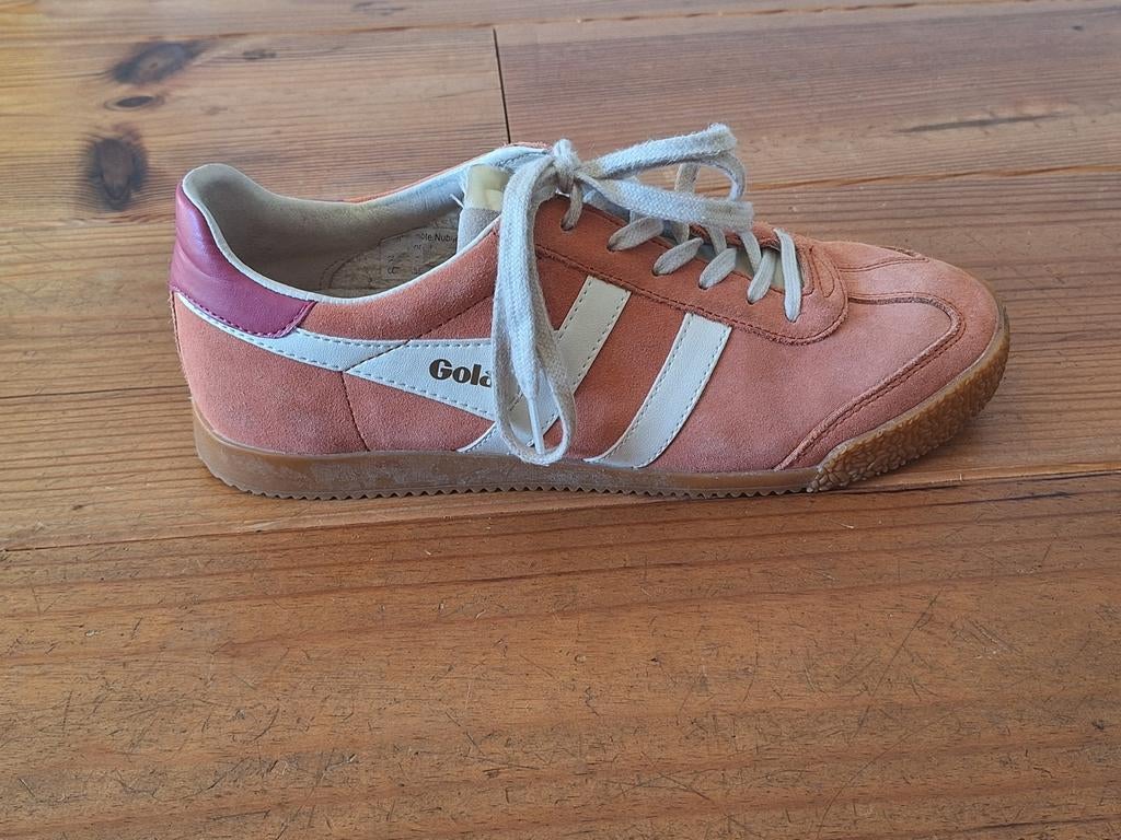 Gola sneakers - retro look - zachte suède in perzikkleur, Ophalen of Verzenden, Zo goed als nieuw, Sneakers of Gympen