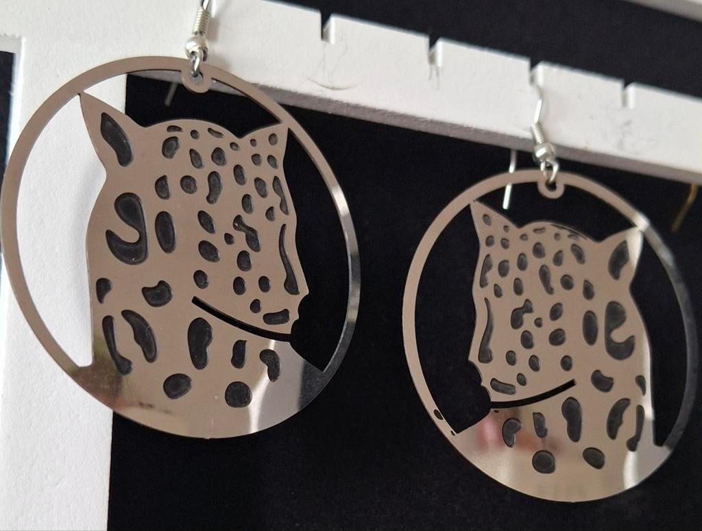 Panter oorbellen zilverkleurig, Ophalen, Zo goed als nieuw, Zilver, Overige materialen