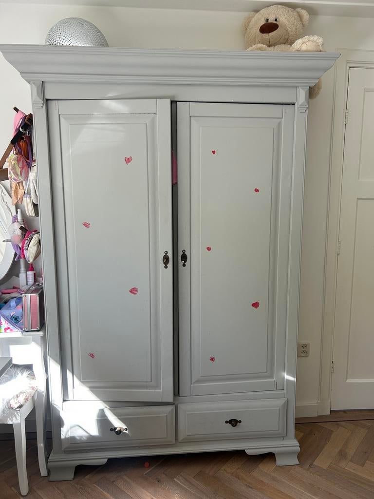 Brocante grenen houten kleding of buffet kast licht grijs, 100 tot 150 cm, Ophalen of Verzenden, Zo goed als nieuw, 150 tot 200 cm