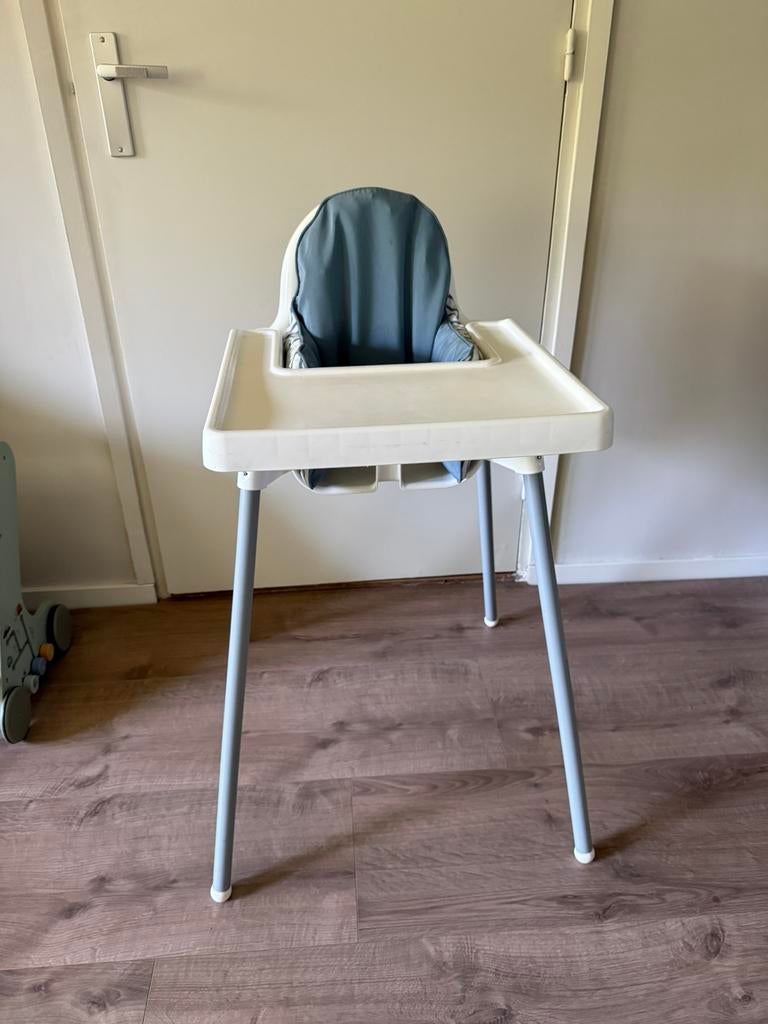 Ikea stoel met verkleinings kussen, Kinderen en Baby's, Kinderstoelen, Ophalen of Verzenden, Zo goed als nieuw, Overige typen