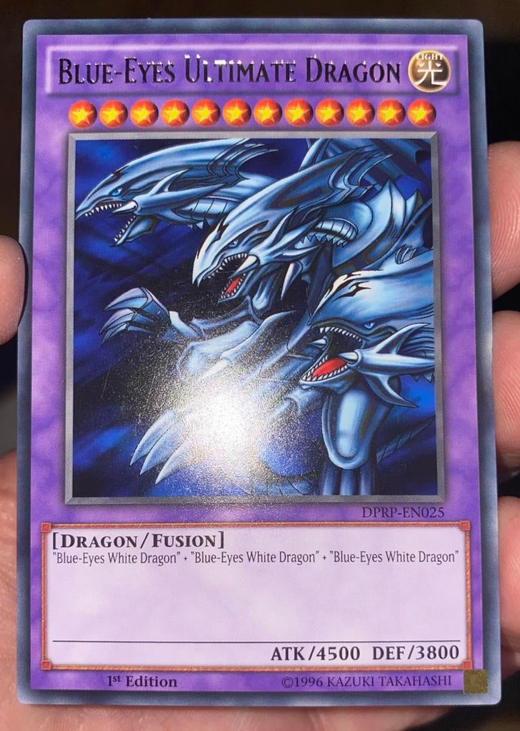 Yu-Gi-Oh! Blue-Eyes Ultimate Dragon DPRP 1st Edition !, Hobby en Vrije tijd, Verzamelkaartspellen | Yu-gi-Oh!, Ophalen of Verzenden