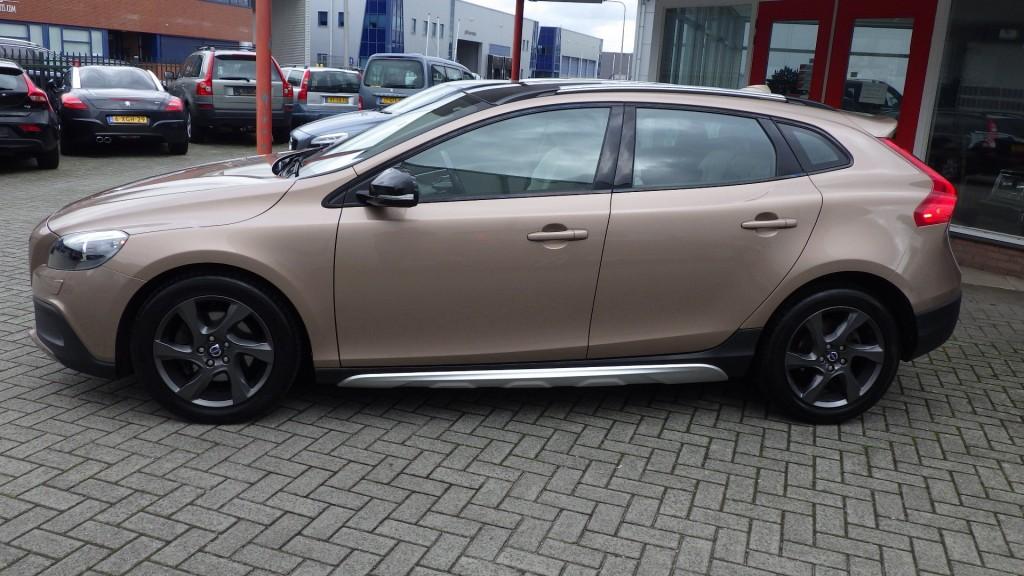 Volvo V40 CC CROSS COUNTRY1.6 T4 automaat 180PK NW DISTRIBUT, Auto's, 1325 kg, Gebruikt, Overige modellen, 4 cilinders