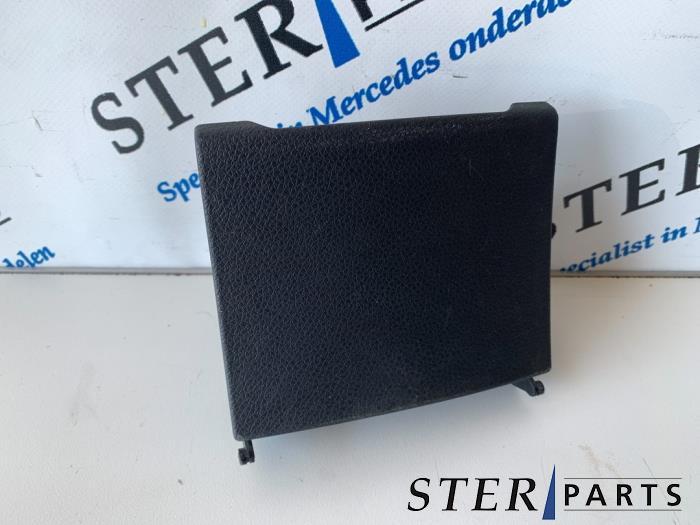 Asbak achter van een Mercedes B-Klasse, Gebruikt, -, Ophalen of Verzenden, -